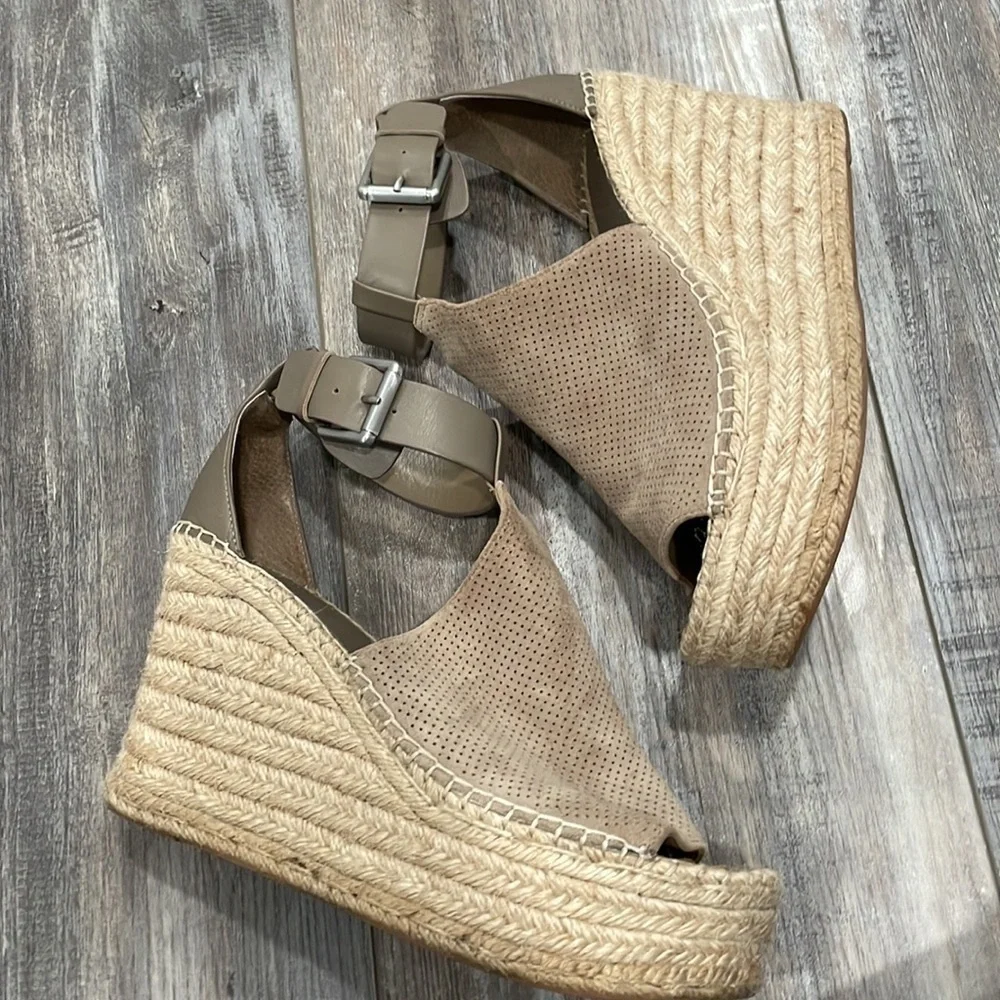 Marc Fisher MlANNIE platform espadrille wedge